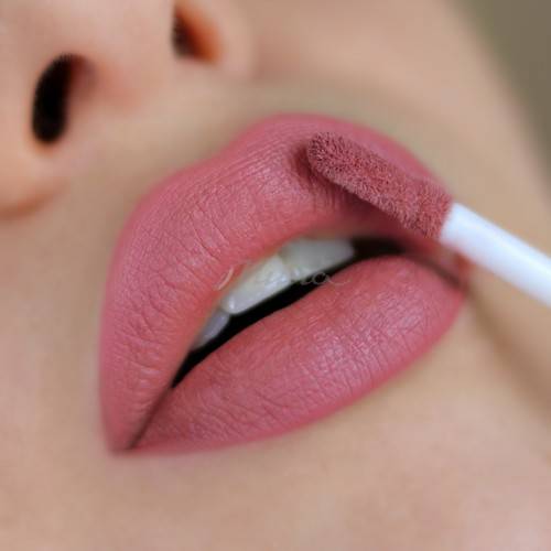 Блеск для губ BELOR DESIGN Million kisses Суперстойкий, тон 212, 4.6 г #2